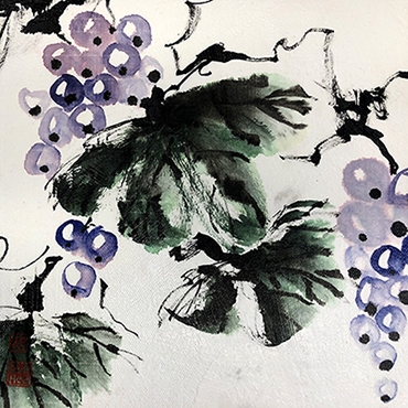 Graps 4, 
		dark green leaves and slidly pink tinted purple grapes